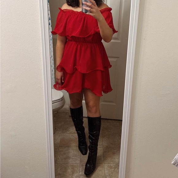 PrettyLittleThing Red Chiffon Flounce Off the Shoulder Dress - Picture 1 of 3